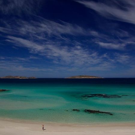 Esperance Beachfront Resort Екстериор снимка