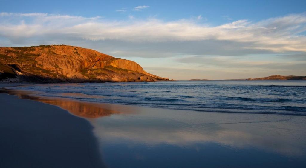 Esperance Beachfront Resort Екстериор снимка