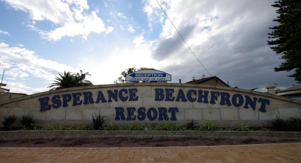 Esperance Beachfront Resort Екстериор снимка